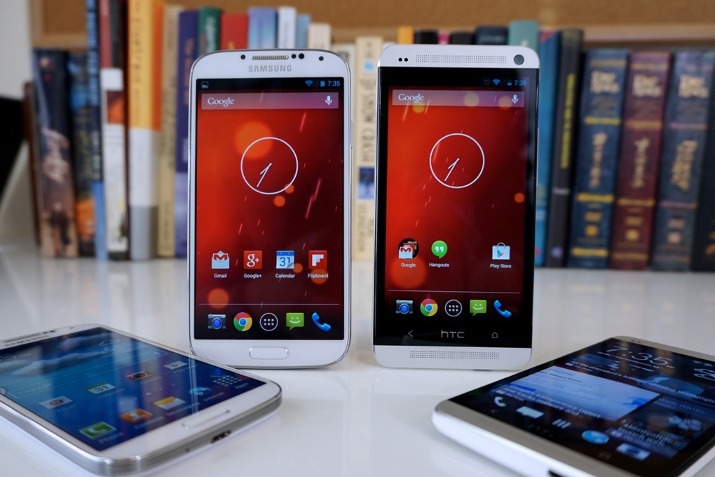 Samsung Galaxy S4 и HTC One доступны для заказа в Google Play
