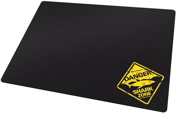 Одновременно увидели свет коврики 1337 Tough Gaming Mouse Pad и Keto Mouse Pad