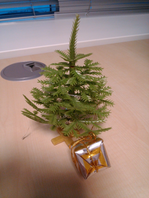 Sharp Aquos Phone SH930W — флагманский смартфон из Японии