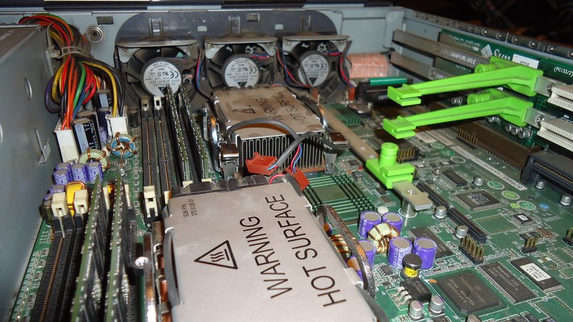 SunFire v240 — раритетный сервер image