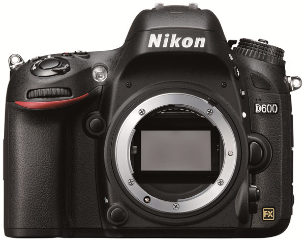 Перед дилерами стоит задача высвободить склады от камер Nikon D600 и D5100