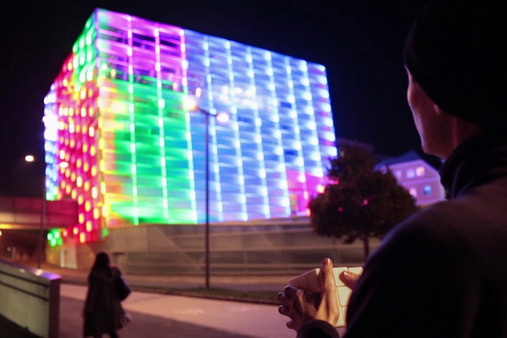 Австрийский дизайнер превратил здание в работающий «Кубик Рубика»