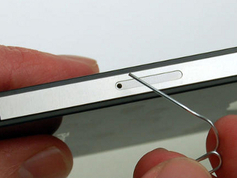 iPhone / Запароленный iPhone взломали канцелярской скрепкой paperclip iphone hacking