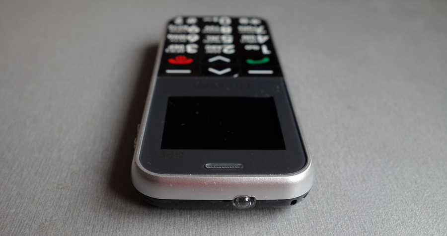 bb mobile VOIIS GPS: телефон с большими кнопками, контролем здоровья и удаленным управлением bb mobile VOIIS GPS: телефон с большими кнопками, контролем здоровья и удаленным управлением