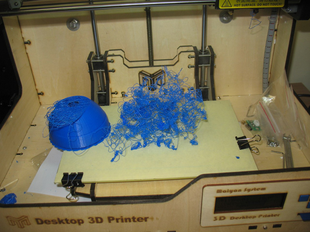Ошибка д3. Неудачная печать на 3д принтере. Некачественная печать 3д принтера. Брак печати 3д принтера. Дефекты 3d печати.