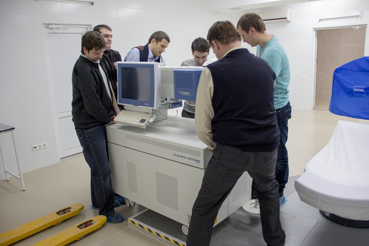 Часть 3. Знакомьтесь — лазер по имени Amaris. Переезды и первое пробуждение VisuMax