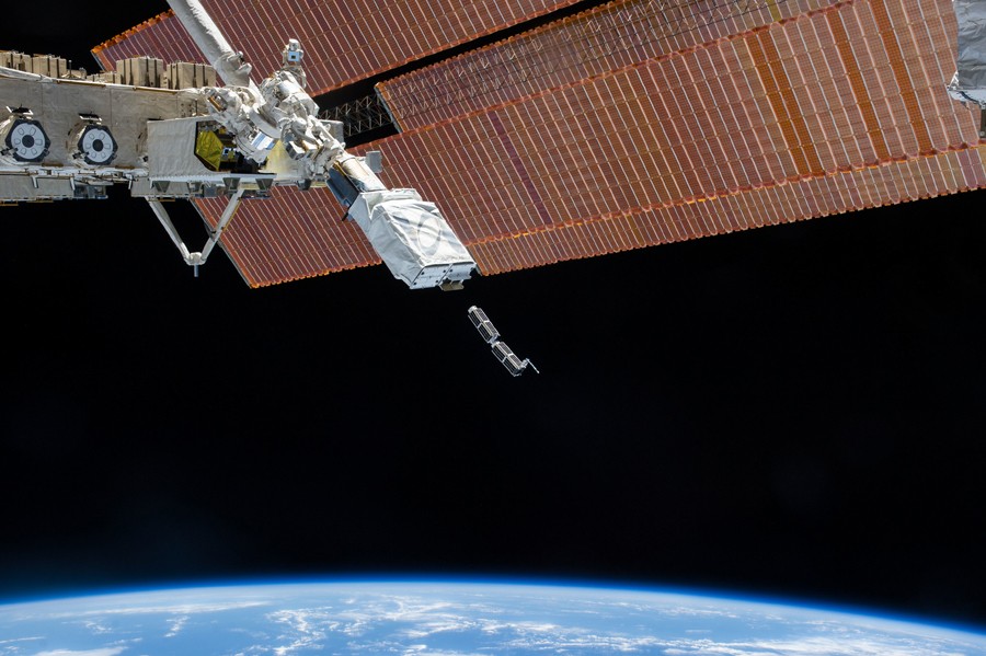 Image00_Flock1Release900 Image00_Flock1Release900