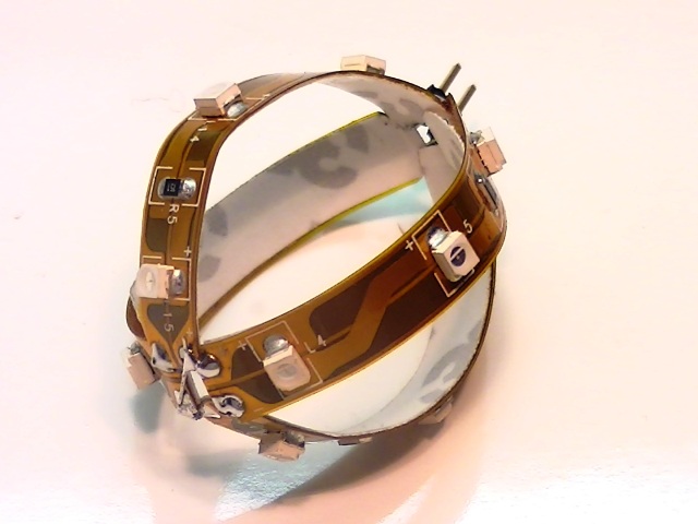 Делаем елочные игрушки из светодиодных лент Делаем елочные игрушки из светодиодных лент