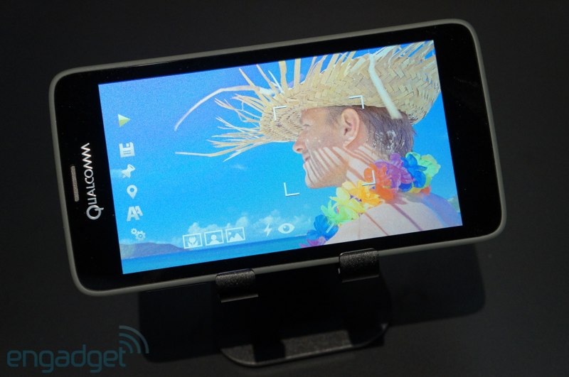 Экономичный смартфон с Retina экраном типа Mirasol
