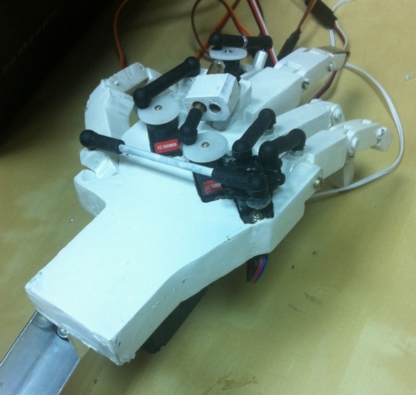Эксперимент «Лабораторная работа», или Как мы создали робота, пользующегося смартфоном