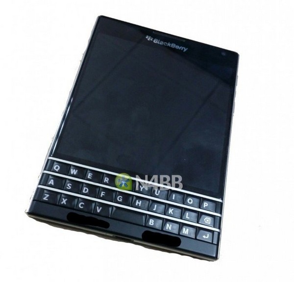 BlackBerry Q30