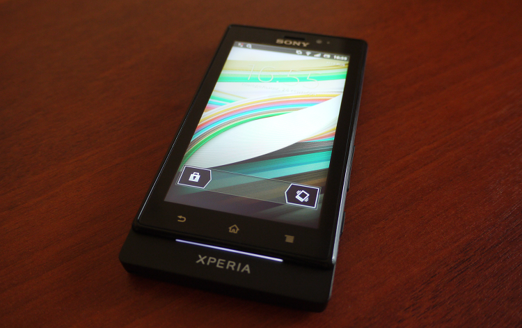 Хорошист: обзор Sony Xperia Sola