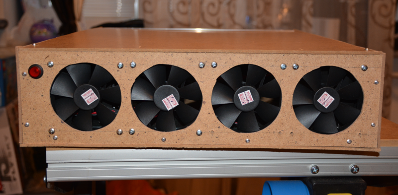 Хранилище данных уровня SOHO из картона Хранилище данных уровня SOHO из картона