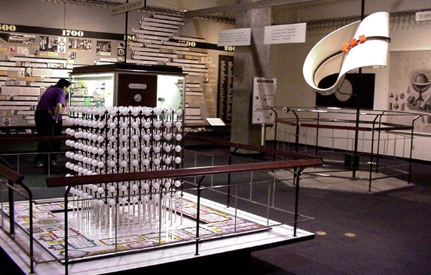 История математики в виде культовой инфографики 60 х для Ipad История математики в виде культовой инфографики 60 х для Ipad