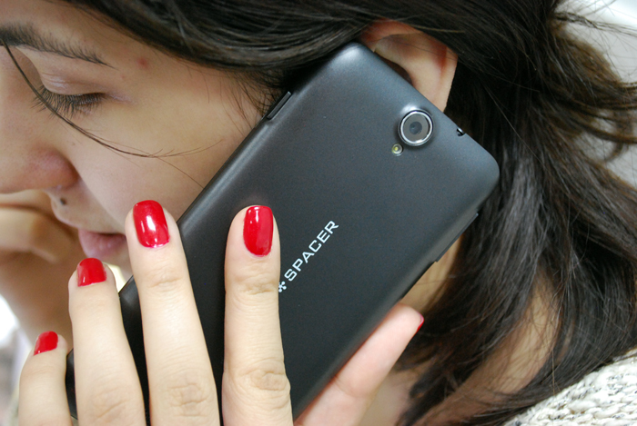 Женский взгляд на Just5 Spacer: 5 дюймовый смартфон с двумя крышками за 5 250 рублей