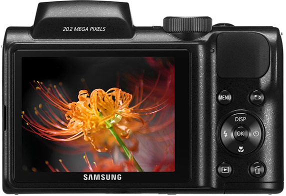 На широкоугольном конце диапазона ЭФР объектива камеры Samsung WB110 составляет 22,3 мм