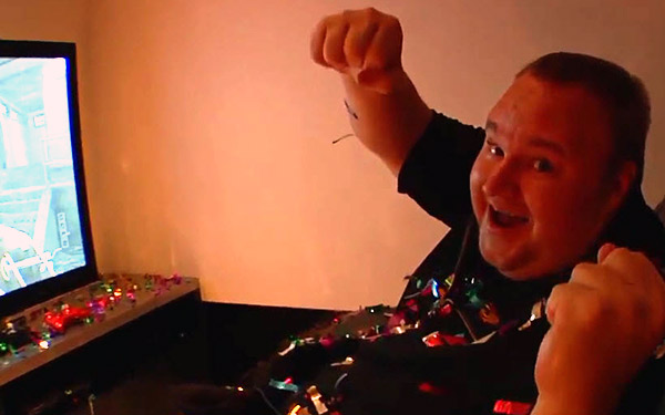 Ким Дотком возвращается, намекает на возрождение MegaUpload Ким Дотком возвращается, намекает на возрождение MegaUpload