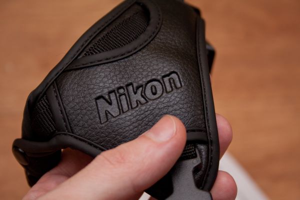 Кистевой ремень Nikon Hand Strap II как альтернатива шейному ремню image