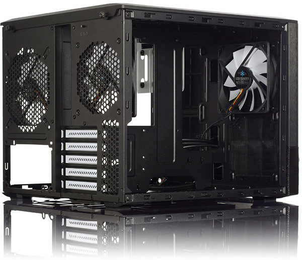 Размеры корпуса Fractal Design Node 804 равны 370 х 307 х 412 мм