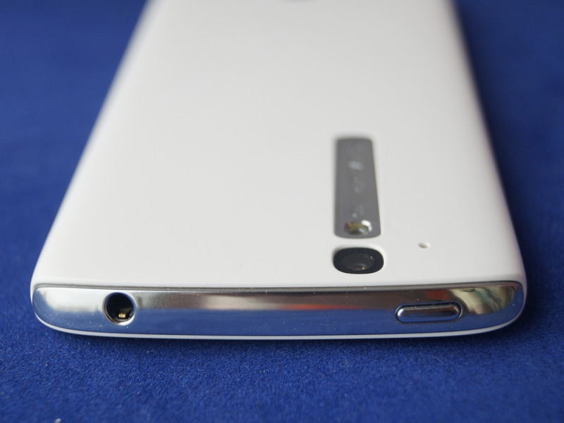 Красивый и приятный. Обзор смартфона Sharp SH837W Красивый и приятный. Обзор смартфона Sharp SH837W