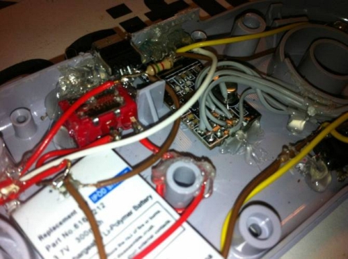 Моддер оснастил контроллер для SNES беспроводным модулем