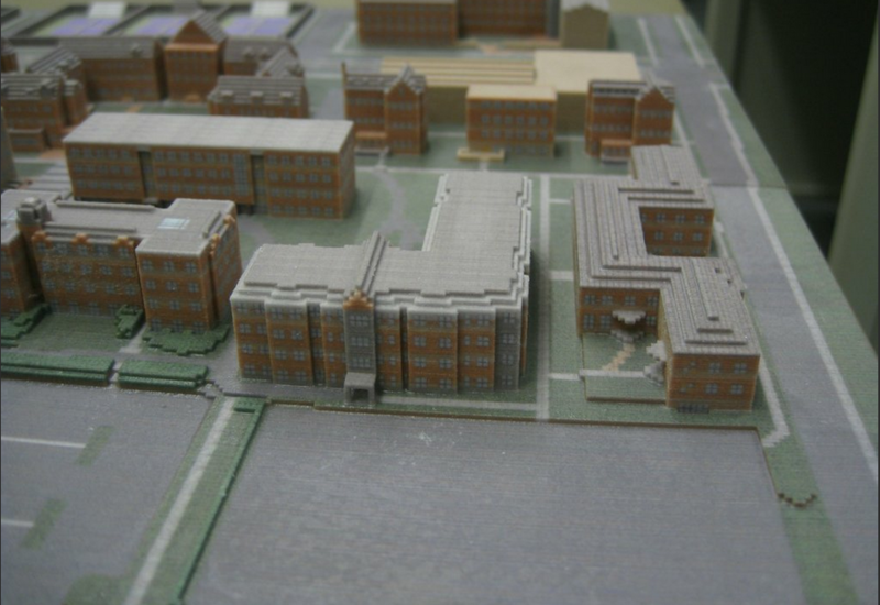 Модель института, созданную в Minecraft, напечатали на 3D принтере