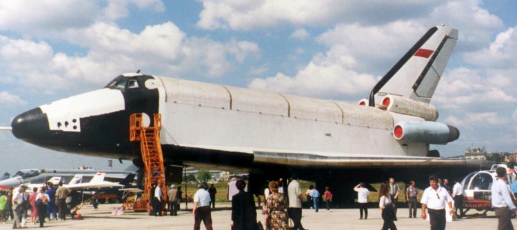 Ту-154 переделанный в аэродинамический макет Бурана