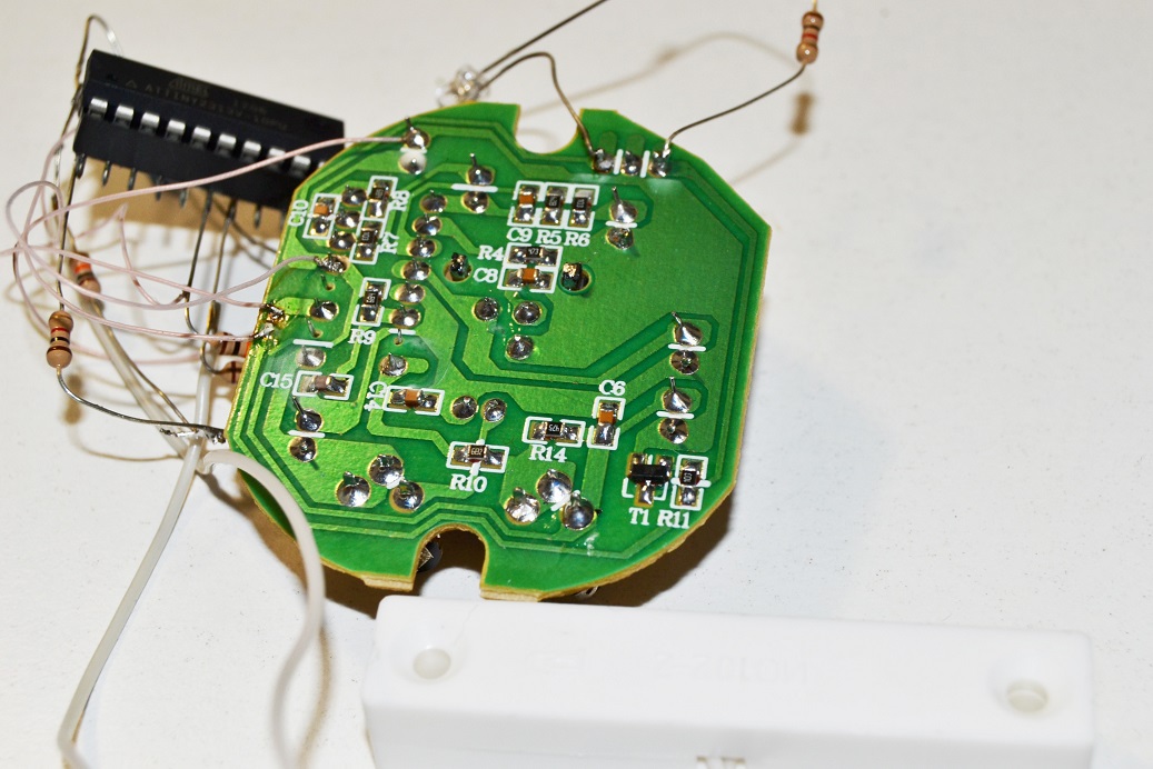 Моя реализация автоматического включения света в туалете (и без Arduino)