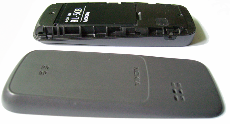 Обзор Nokia 100 — фонарик с плеером и телефоном за 35$