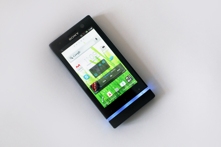 Обзор Sony Xperia U Обзор Sony Xperia U