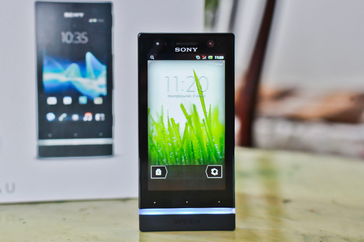 Обзор Sony Xperia U