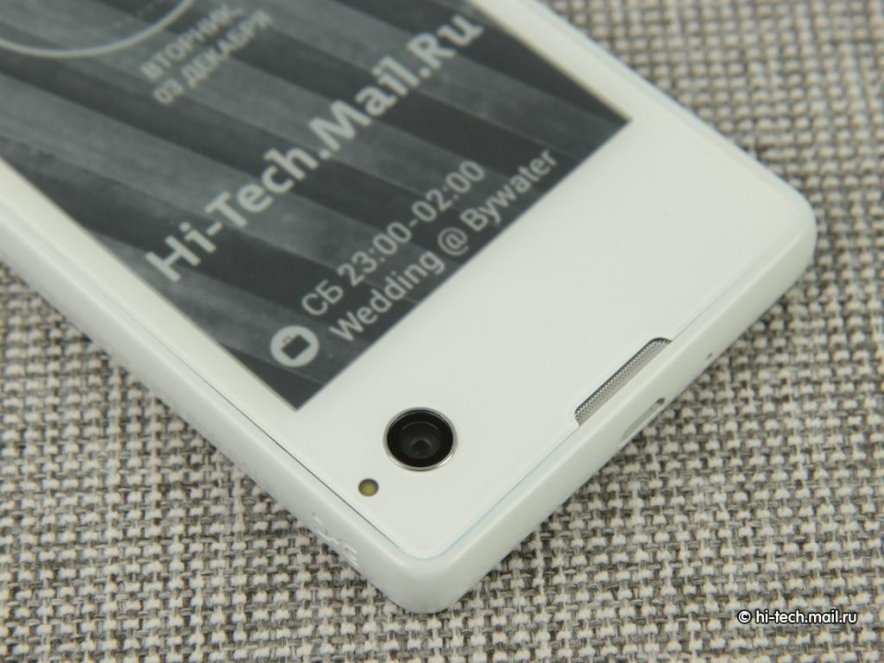 Обзор YotaPhone: первый в мире смартфон с двумя экранами