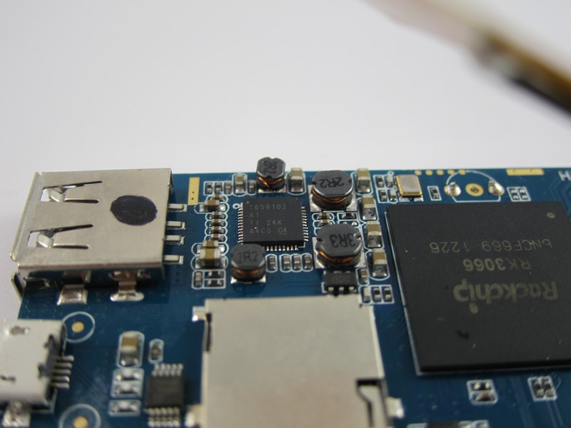 Обзор мощного мини компьютера UG802 Обзор мощного мини компьютера UG802