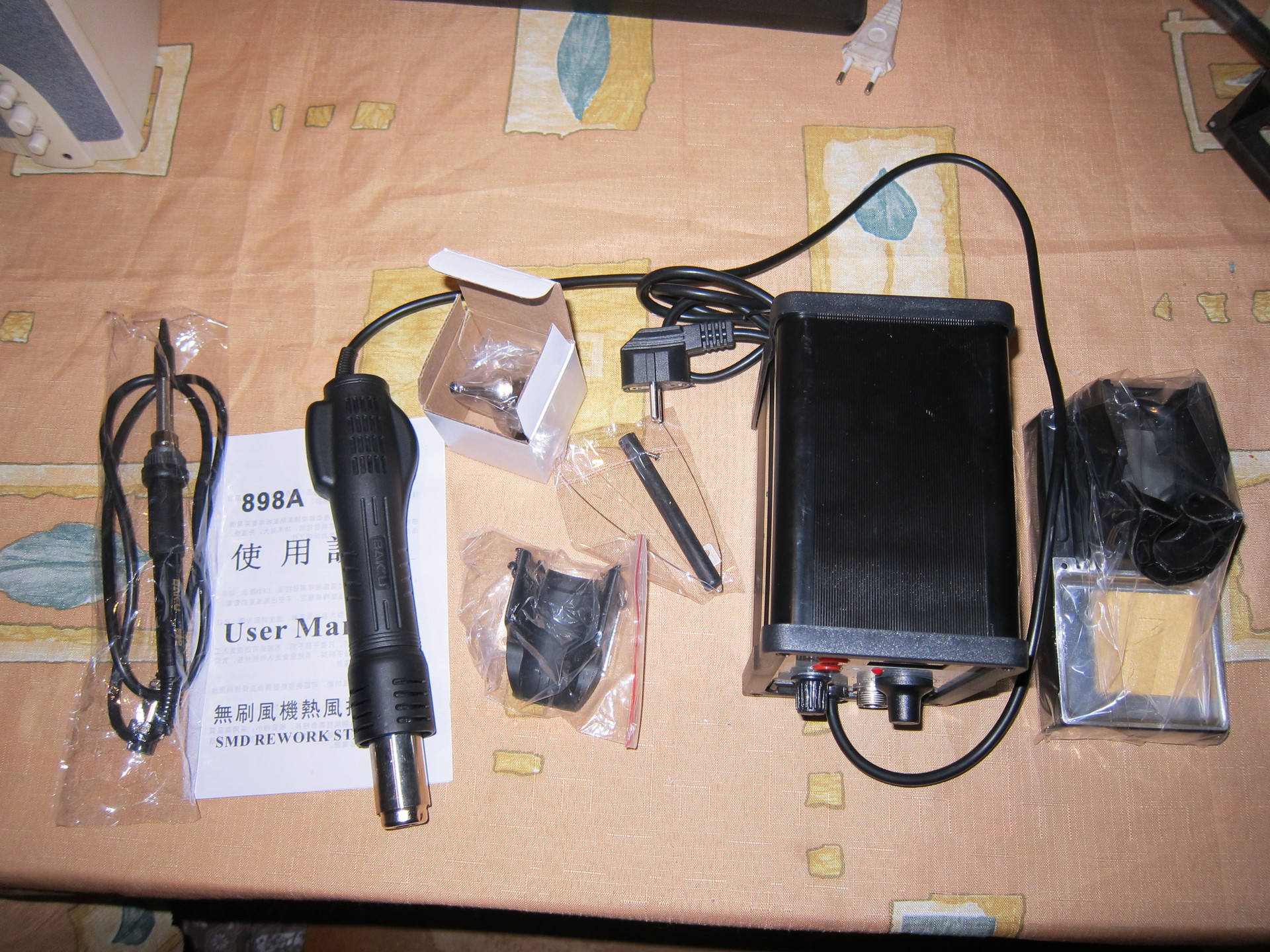 Обзор паяльной станции BAKU 898D