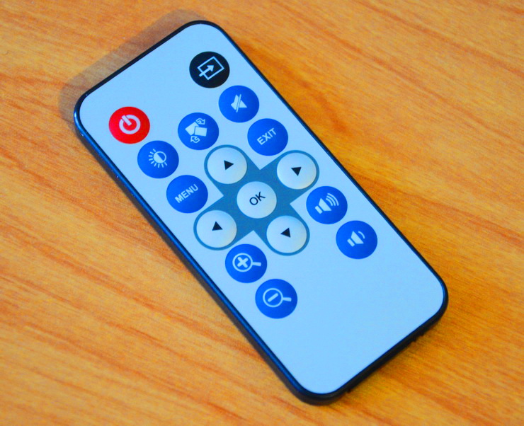 Обзор пикопроектора Aiptek PocketCinema V60: 60 дюймов, недорого Обзор пикопроектора Aiptek PocketCinema V60: 60 дюймов, недорого