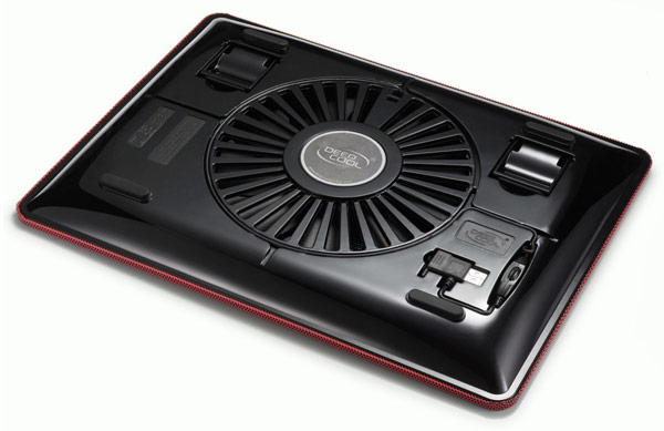 Охлаждающая подставка для ноутбуков Deepcool N1 весит 700 г