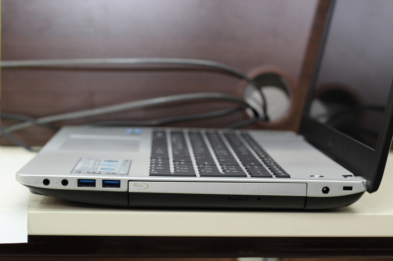 Первый взгляд на ноутбук с установленной Windows 8 от Asus Первый взгляд на ноутбук с установленной Windows 8 от Asus