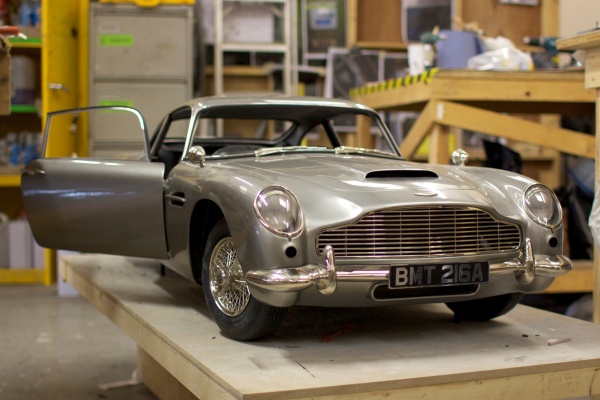 Пластиковые Aston Martin напечатанные на 3D принтере снимались в Skyfall Пластиковые Aston Martin напечатанные на 3D принтере снимались в Skyfall
