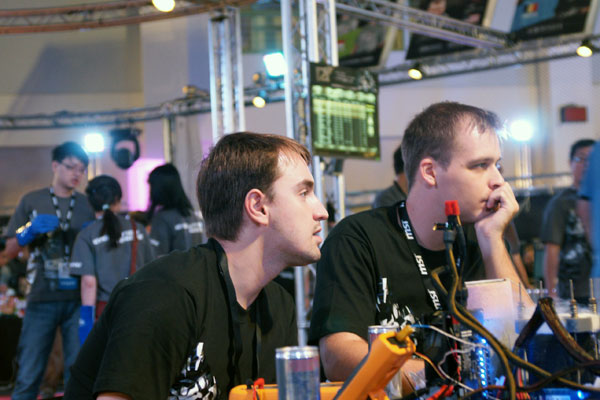 По стопам MSI Master Overclocking Arena 2012 По стопам MSI Master Overclocking Arena 2012