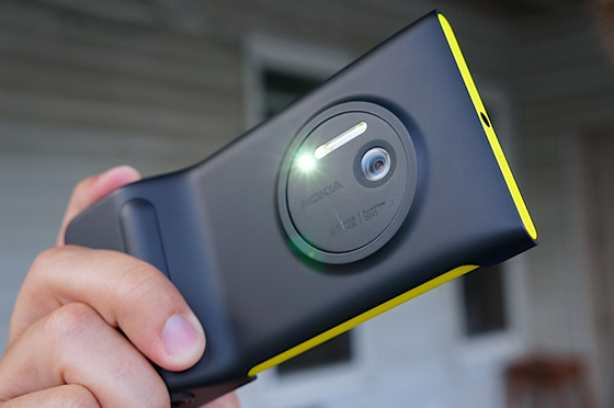 Почему Lumia 1020 провалится в России