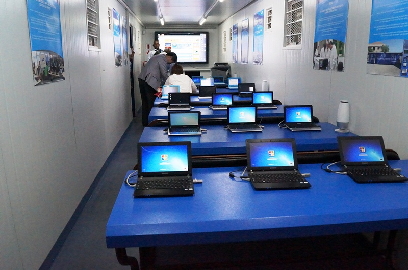 Пост добра: Samsung продолжает осваивать солнечную энергию для создания автономной «Цифровой деревни» в Африке image