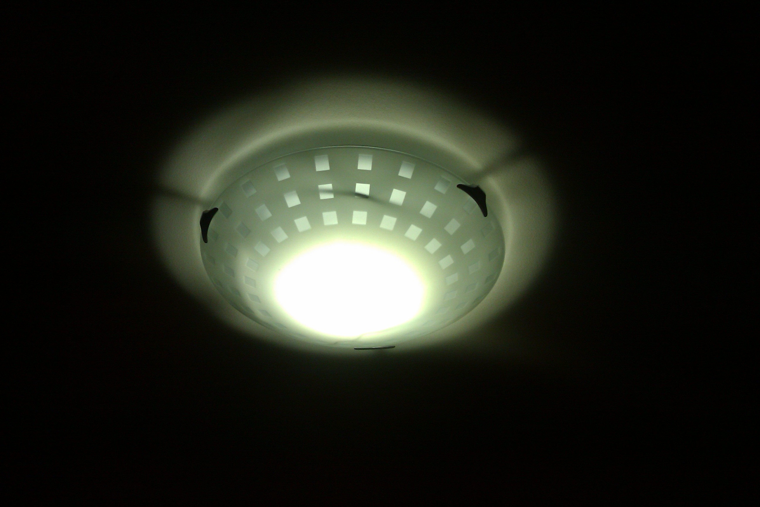 как понять яркость фар. понизить яркость лампы плёнкой. повысь яркость лампы. яркость лампочки. как сделать фары ярче.