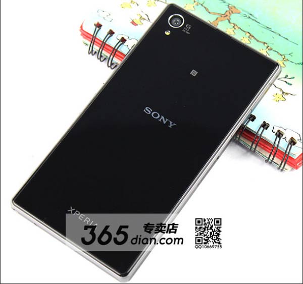 Фотографии смартфона Sony Xperia Z1 свидетельствуют о том, что устройство будет выпускаться как минимум в двух цветовых вариантах 