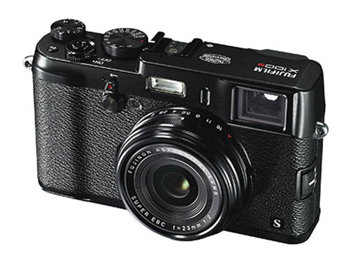 Камера Fujifilm FinePix S9400W оснащена адаптером Wi-Fi