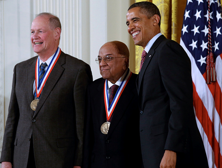 Президент Барак Обама наградил ученых из IBM национальными медалями