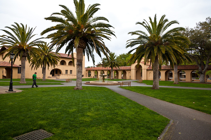 Прогулка по Стенфордскому университету Прогулка по Стенфордскому университету