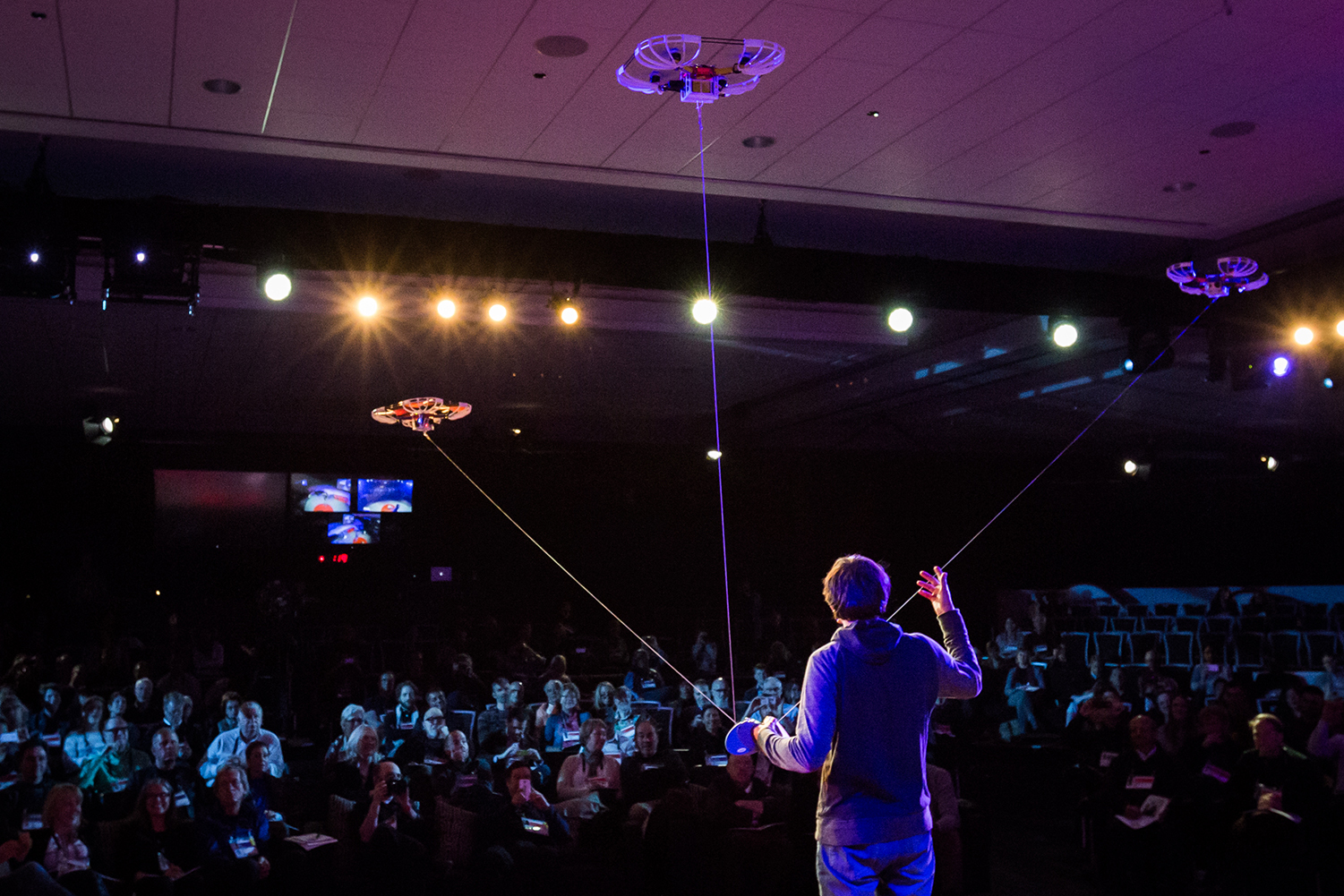 Прогулки с летающей камерой image