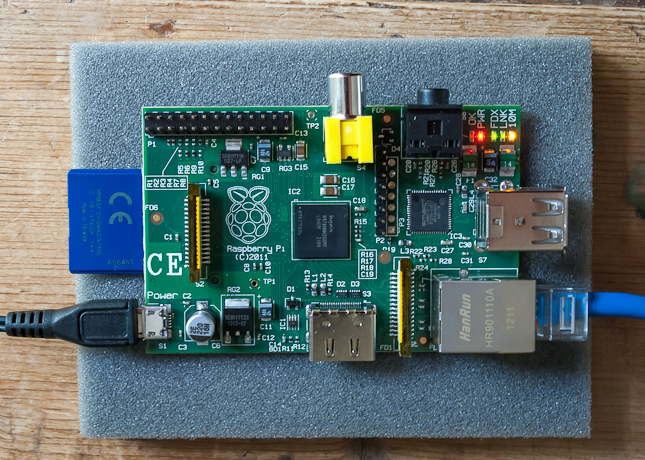 Распаковываем Raspberry Pi