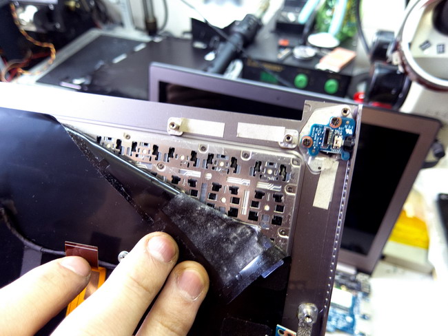 Разбираем до основания ультрабук Lenovo IdeaPad U300s image