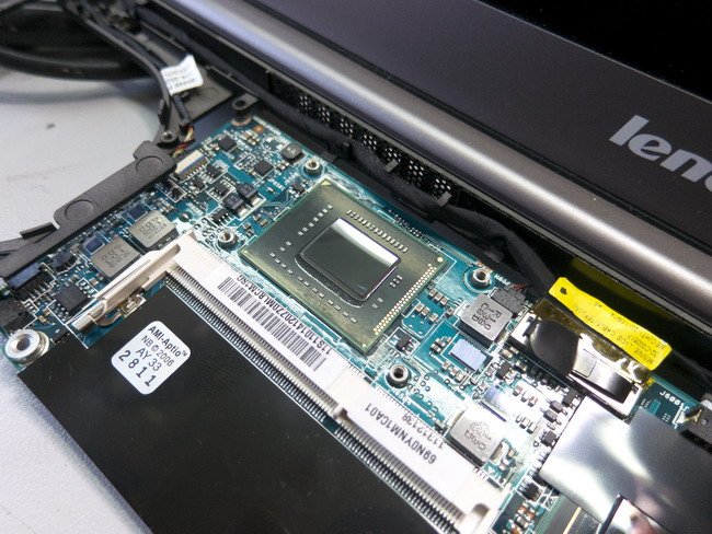 Разбираем до основания ультрабук Lenovo IdeaPad U300s image